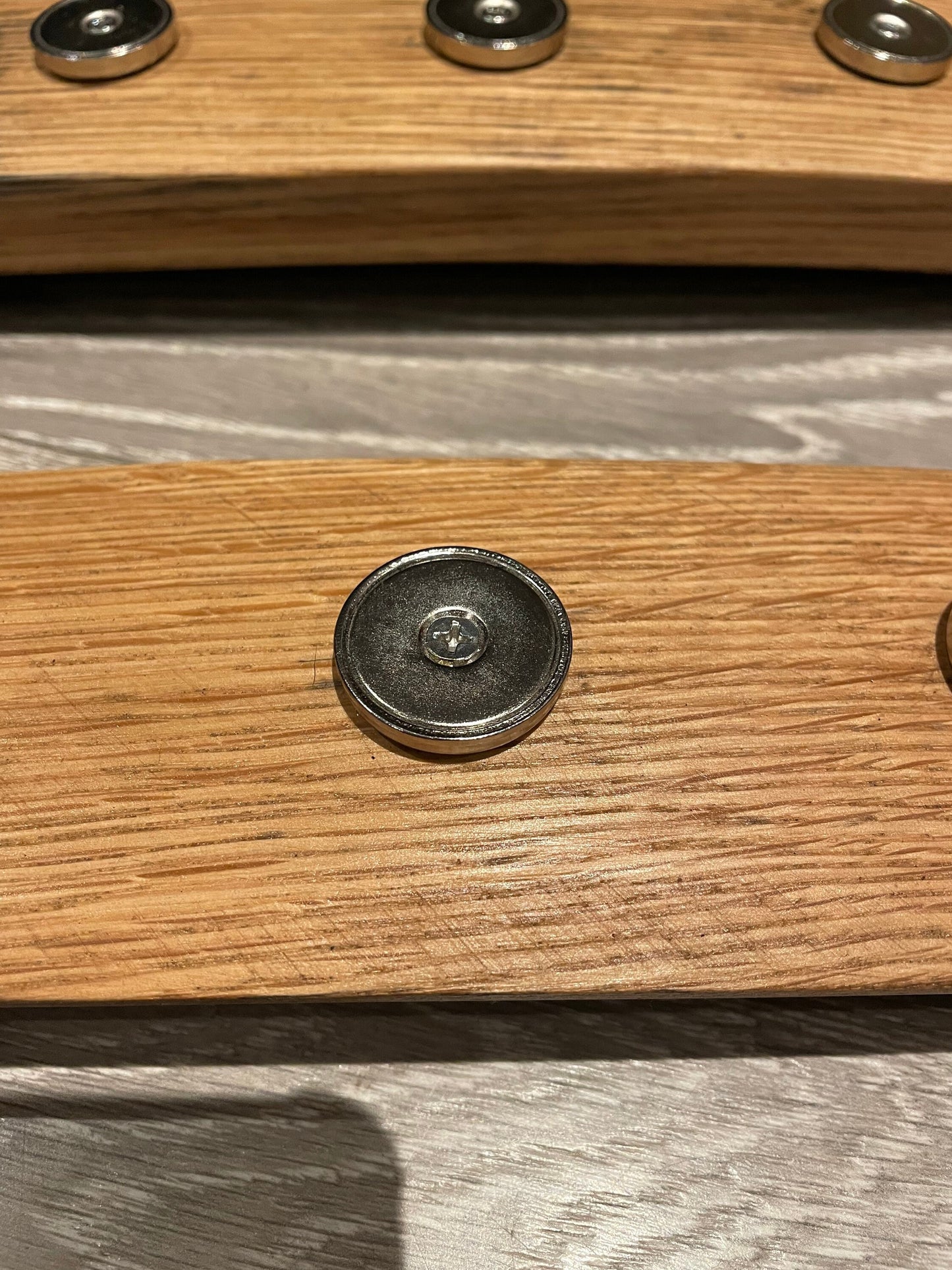Whisky barrel stave Magnetic kitchen knife block