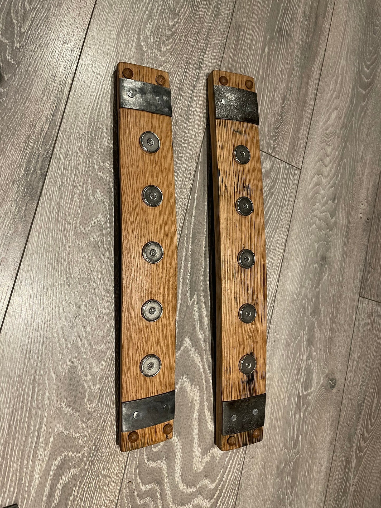 Whisky barrel stave Magnetic kitchen knife block