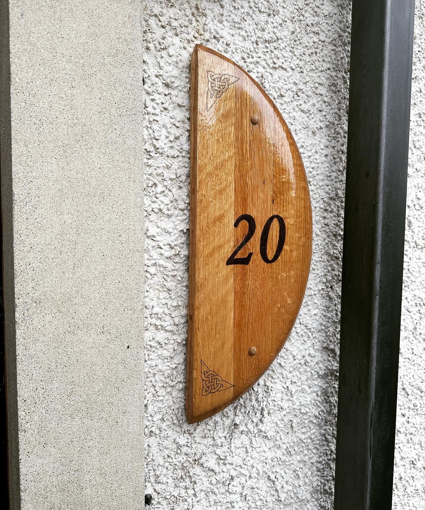 Whisky barrel front door number / door number plaque / house number